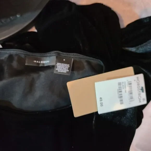 ‎Halogen Black Velour Bubble Sleeve Top - Picture 5 of 5